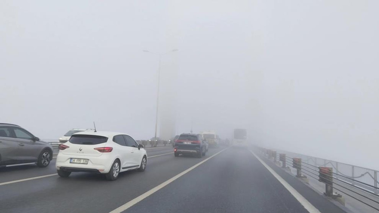 İstanbul boğazını sis kapladı