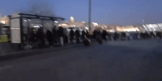 İstanbul böyle zulüm görmedi! Sanki otobüs durağı değil, miting alanı
