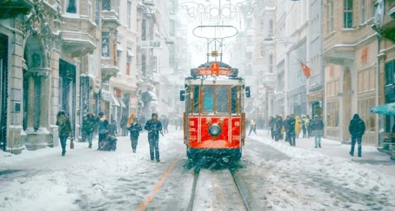 İstanbul bu yıl kar yağışına doyacak: Aylarca sürecek