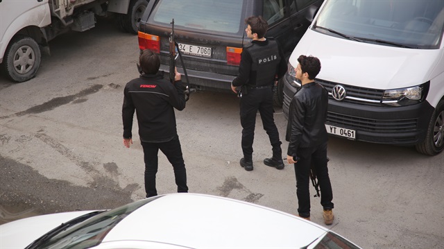 İstanbul Çevik Kuvvet karşısında şüpheli paket