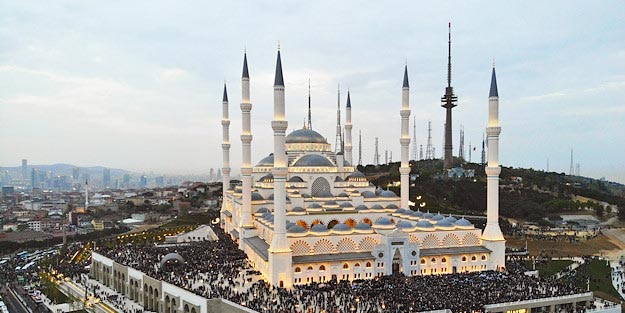 İstanbul cuma namazı saati İstanbul'da cuma namazı saat kaçta?