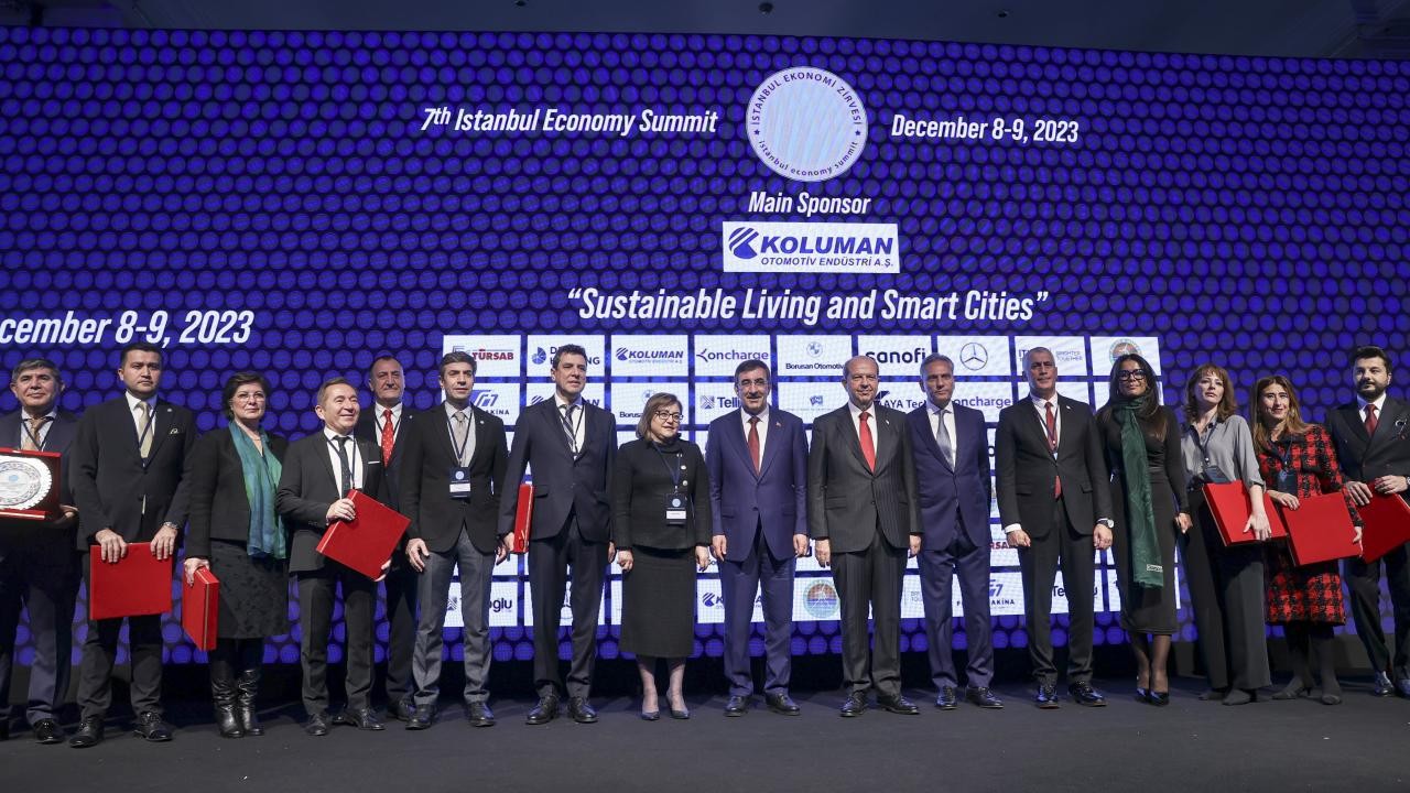 İstanbul Ekonomi Zirvesi, İstanbul'da gerçekleştirildi! 1500 iş insanı bir araya geldi!