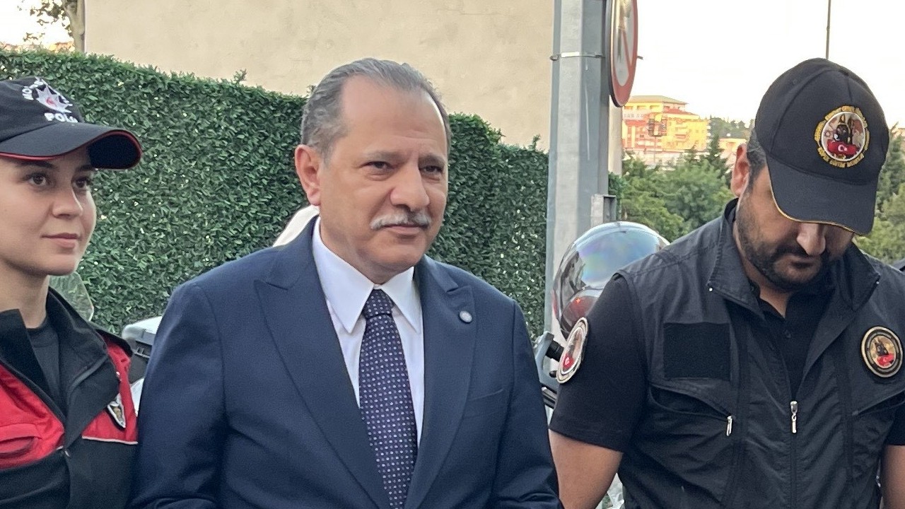 İstanbul Emniyet Müdürü Yıldız, Balat’ta dron destekli uygulamayı denetledi