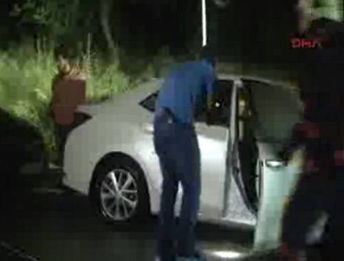 İstanbul Eyüp'te 2 otomobil kundaklandı