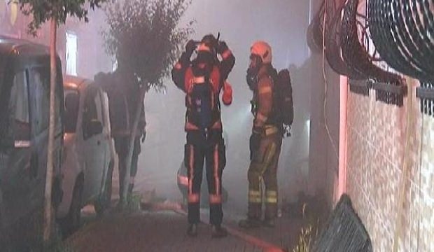 İstanbul Fatih'te 5 katlı binada yangın