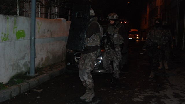 İstanbul Fatih'te gergin anlar: Özel harekat devreye girdi