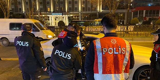 İstanbul genelinde araçlar didik didik arandı