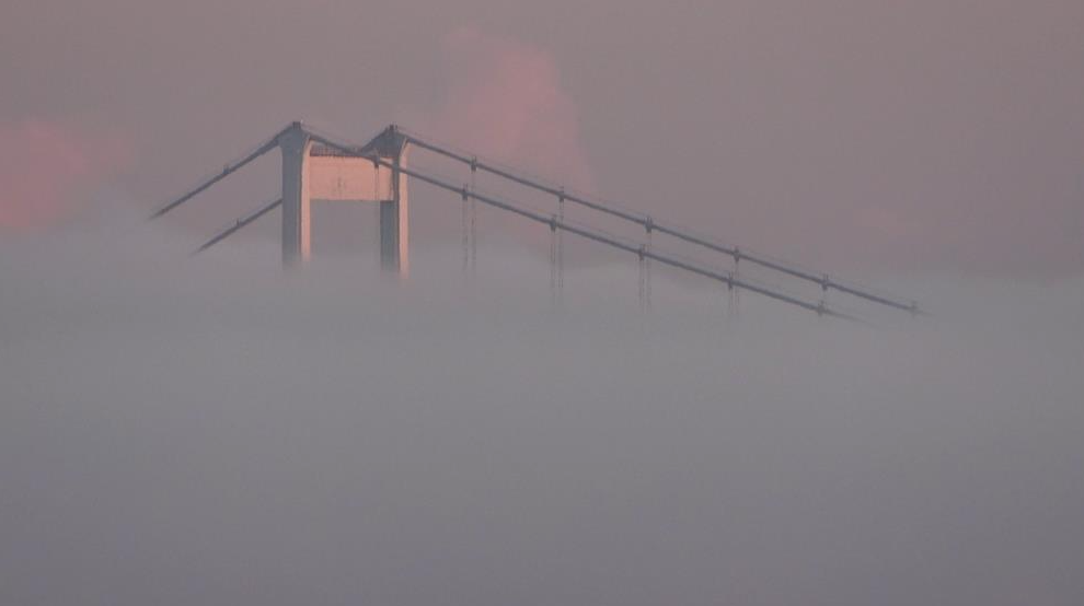 İstanbul Güne Beyaz Örtüyle Uyandı: FSM Köprüsü Siste Kayboldu