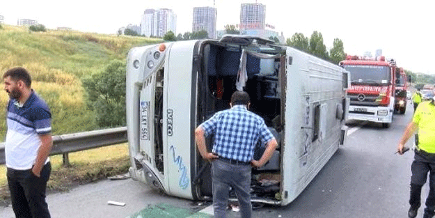 İstanbul'da minibüs devrildi... Çok sayıda yaralı var