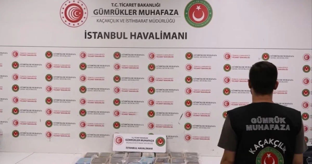 İstanbul Havalimanı'nda 51 kilo 500 gram kokain: Şüpheli pilot kıyafetiyle kaçtı