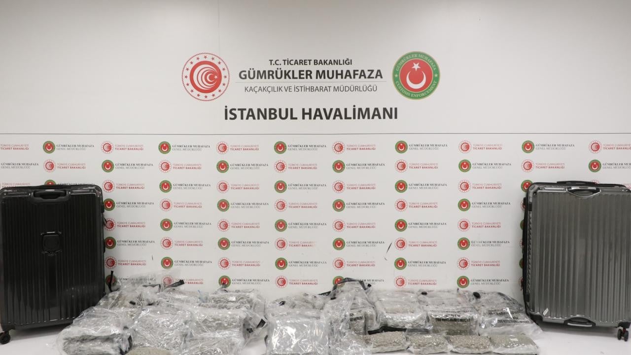 İstanbul Havalimanı'nda iki ayrı operasyon: 34 kilogram uyuşturucu ele geçirildi