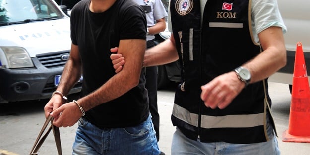 İstanbul Havalimanı'nda kargo paketlerinden hırsızlık yapan 4 kişi tutuklandı