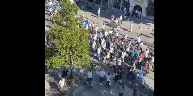 İstanbul, Hz. Muhammed'in (s.a.v) Mekke'ye girerken okuduğu tekbir ile inledi
