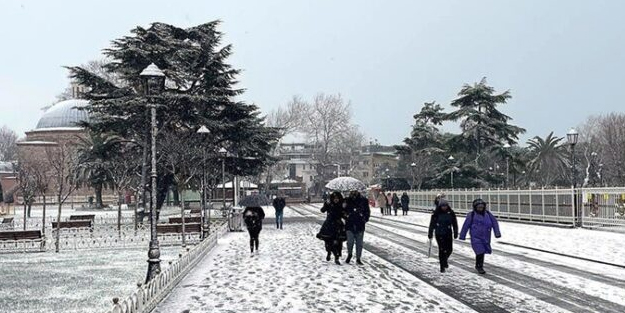 İstanbul için Meteoroloji’den vatandaşlara kar uyarısı: plan yapmayın diyerek tahminini duyurdu! Maalesef geliyor, kapımıza dayandı