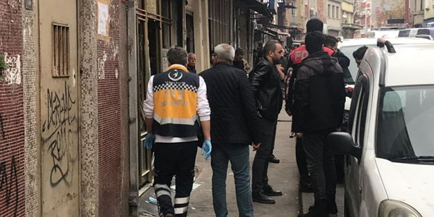 İstanbul'da internet kafeye silahlı saldırı: Yaralılar var