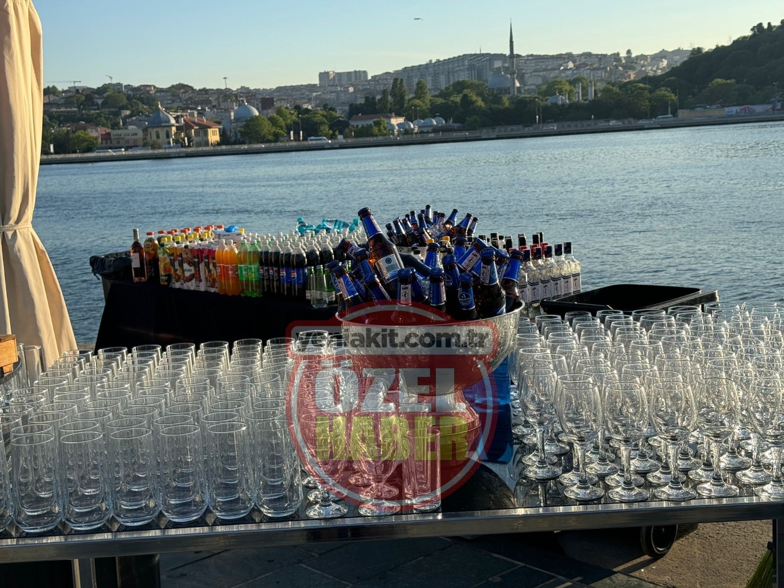 İstanbul İstanbul olalı böyle rezalet görmedi! Eyüp Sultan'a karşı kadeh kaldırdılar