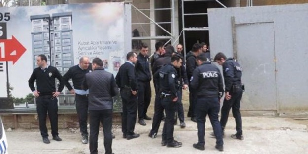 Kadıköy'de polise saldırı: Yaralılar var