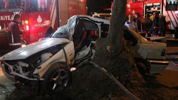 İstanbul Kadıköy'de trafik kazası: 1 ölü, 1 yaralı