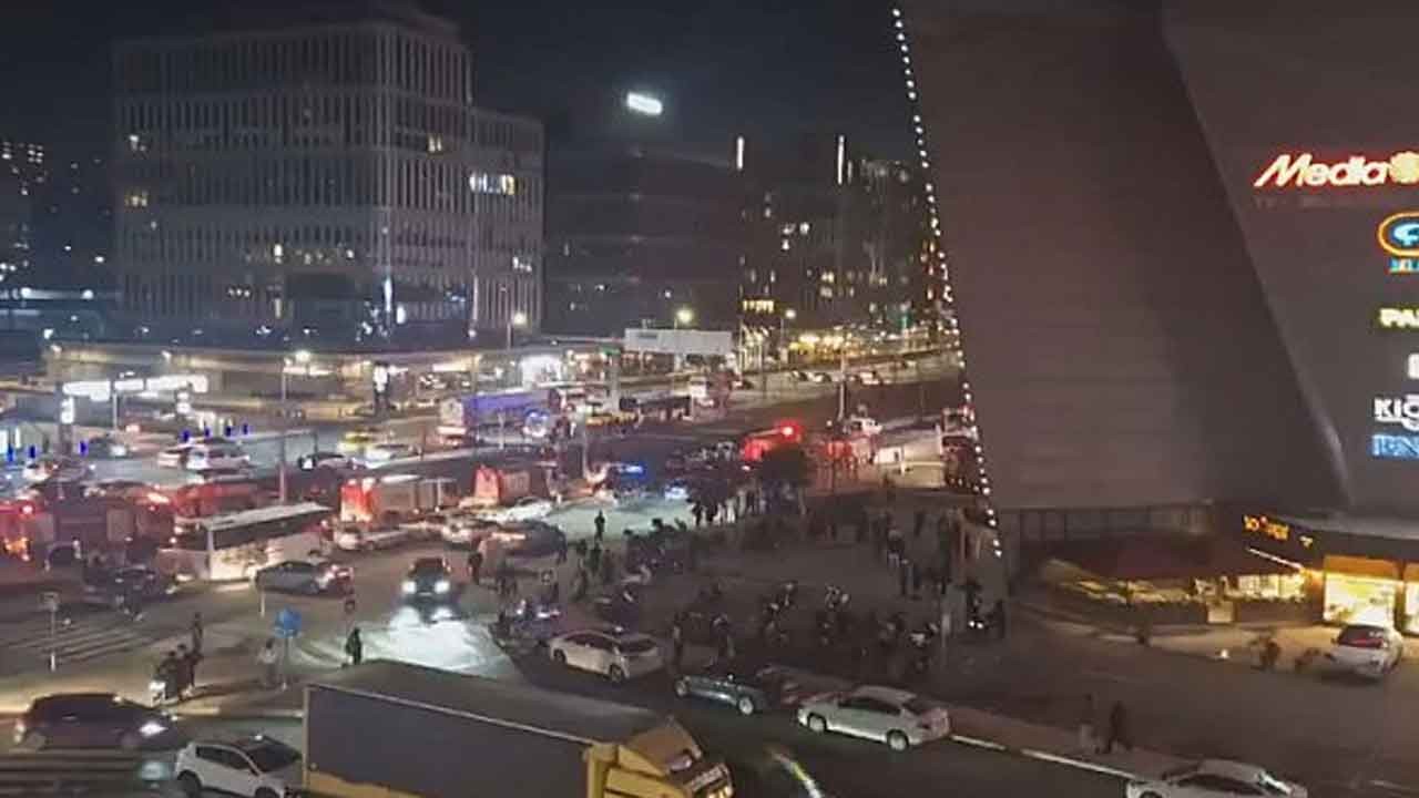 İstanbul'da alışveriş merkezinde yangın
