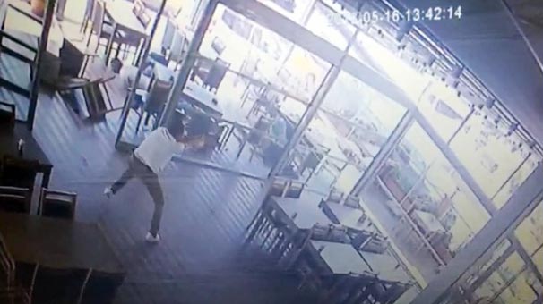 İstanbul Kartal'daki kafede silahlı çatışma!