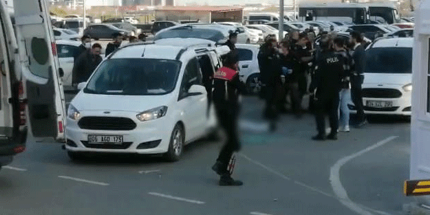 İstanbul'da adliye önünde silahlı kavga: 3 kişi öldü, 4 kişi yaralandı