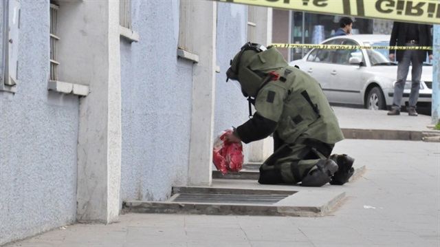 İstanbul Küçükçekmece'de iki ayrı şüpheli paket ihbarı