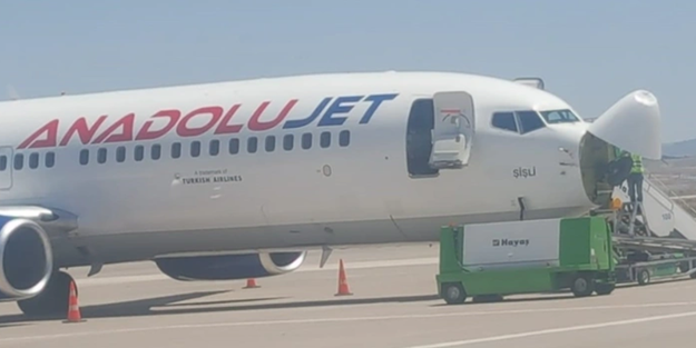 İstanbul-Nevşehir seferi yapan uçak kuş sürüsünün içine daldı!