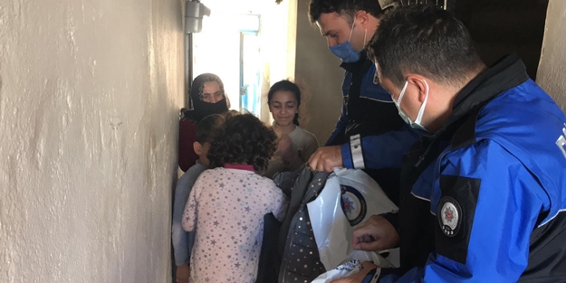 İstanbul Polisi, yetim ve öksüz çocukların gönüllerini ısıttı