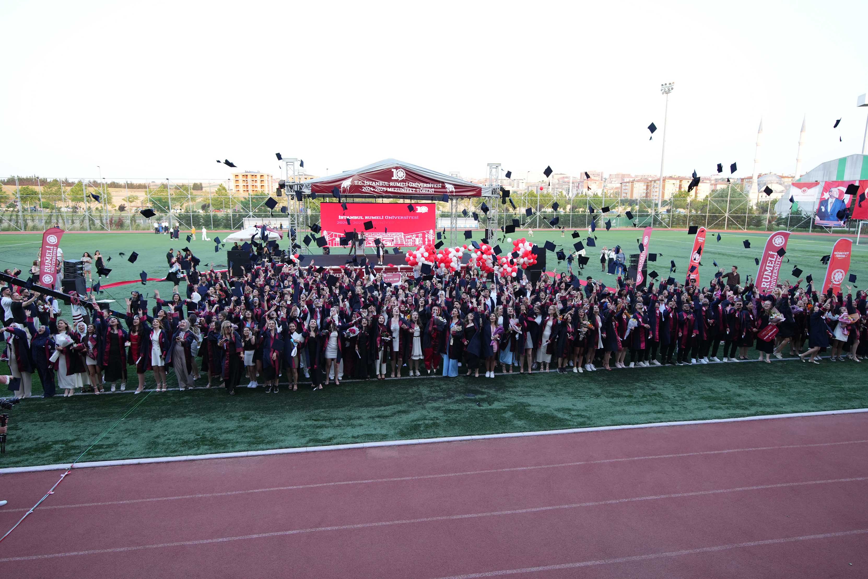 İstanbul Rumeli Üniversitesi 10. Yılında Mezuniyet Coşkusunu Yaşadı