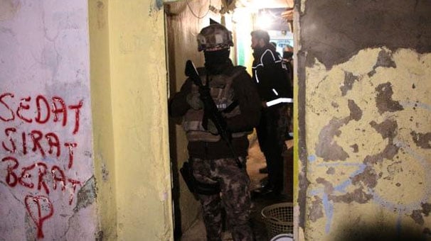 İstanbul Sarıyer’de Şafak vakti narkotik operasyonu