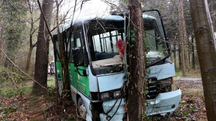 İstanbul Sarıyer'de yolcu minibüsü kaza yaptı!