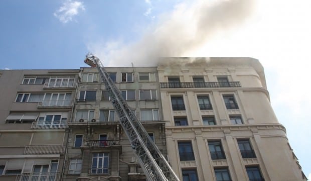 İstanbul Şişli'de korkutan yangın: Çok sayıda kişi mahsur kaldı