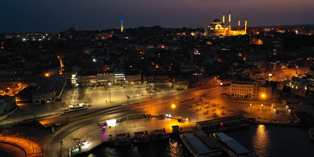 İstanbul sokağa çıkma yasağında böyle görüntülendi