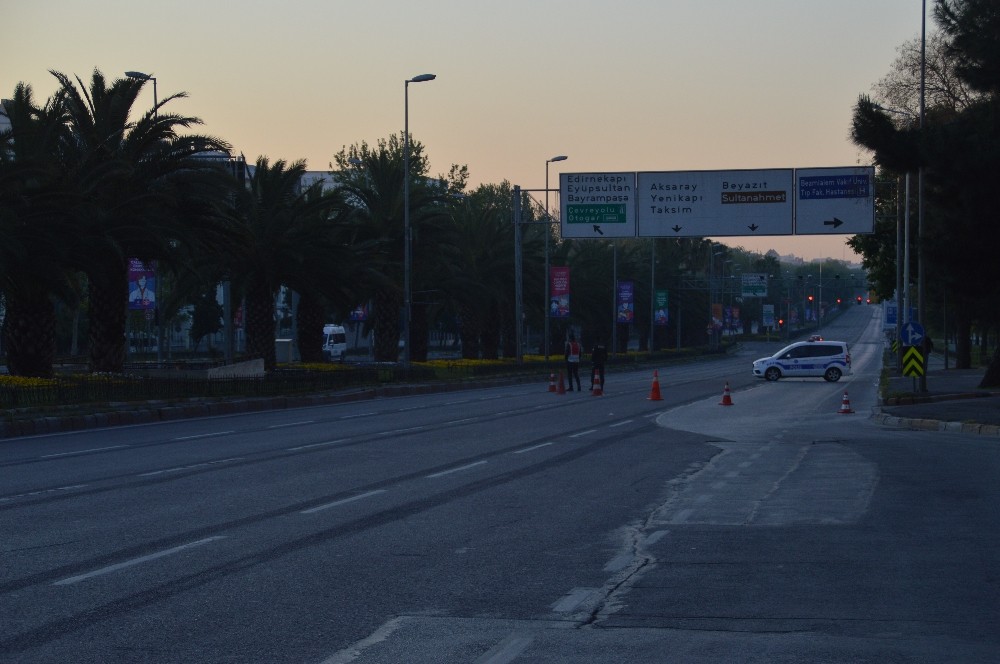 İstanbul, sokağa çıkma yasağının son gününe uyandı 