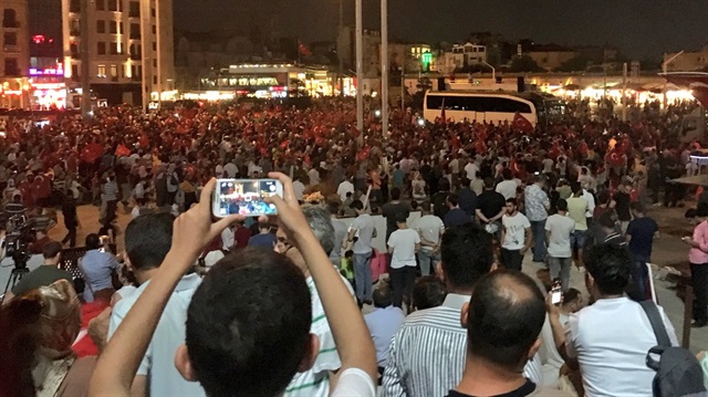 İstanbul sokakları bırakmıyor
