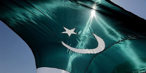 İstanbul Sözleşmesi'nin ülkemize dayattığı 'üçüncü cinsiyeti' resmen tanımışlardı: Pakistan'da translar için 'medrese' açtılar!