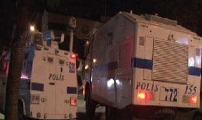 İstanbul Sultangazi'de eş zamanlı terör operasyonu