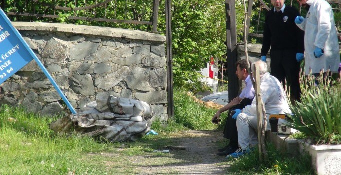İstanbul Sultangazi'de mezarlıkta erkek cesedi bulundu
