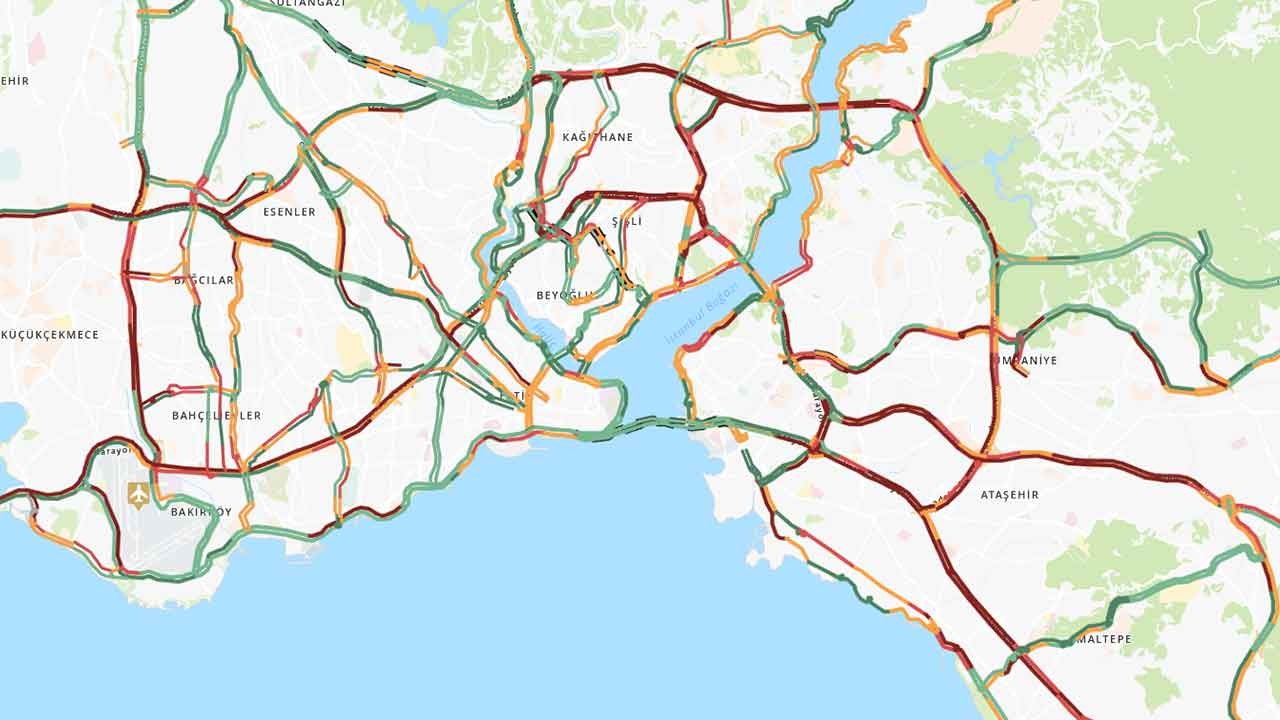 İstanbul trafiği kilitlendi: Yoğunluk yüzde 90'a dayandı!