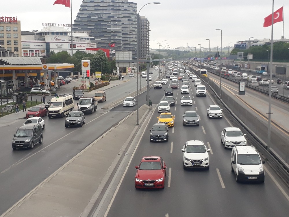 İstanbul trafiğinde dikkat çeken yoğunluk 
