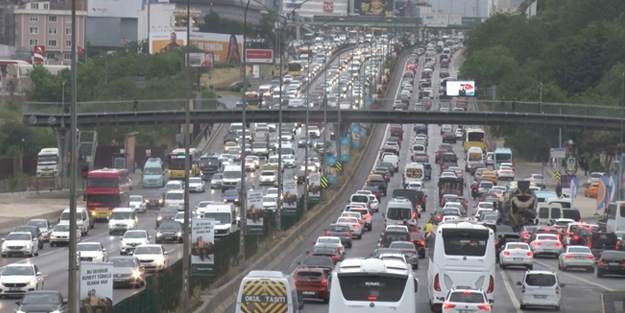 İstanbul trafiğinde yağmur yoğunluğu! Yüzde 85'e çıktı