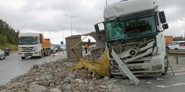 İstanbul trafiğini kilitleyen kaza