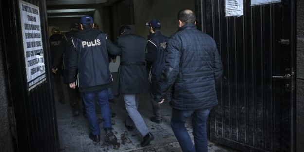 İstanbul Üniversitesinde operasyon: Gözaltılar var