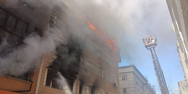 İstanbul Valiliği: Güngören'deki yangında 4 yabancı işçi hayatını kaybetti