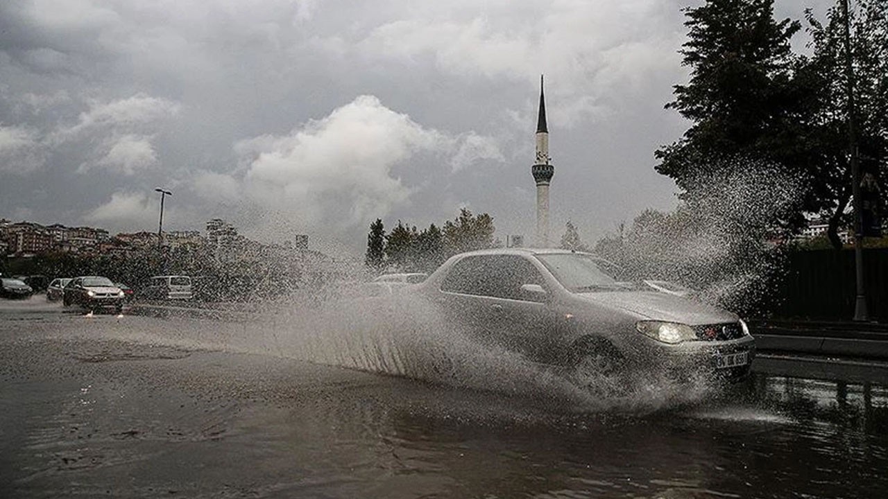 Meteoroloji'den İstanbul için sarı kodlu uyarı: Sağanak yağış açıklaması! Saat duyurusunda bulundu!