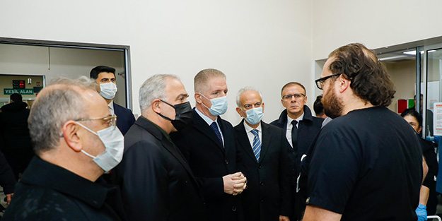 İstanbul Valisi Davut Gül'den Fatih Camii İmamına ziyaret!