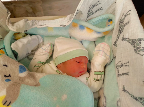 İstanbul Valisi Gül'den yeni yılın ilk bebeği Kaan'a ziyaret