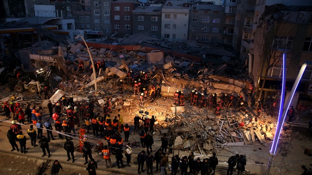 İstanbul Valisi Şahin: 21 bina tahliye edildi