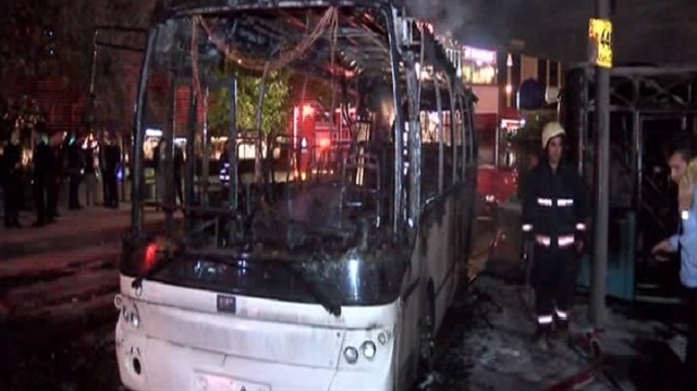 İstanbul Yenibosna'da halk otobüsü kundaklandı