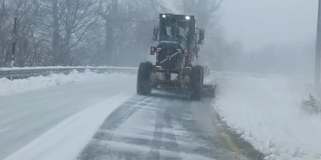 İstanbul'a 1,5 saatlik mesafede lapa lapa kar yağıyor!